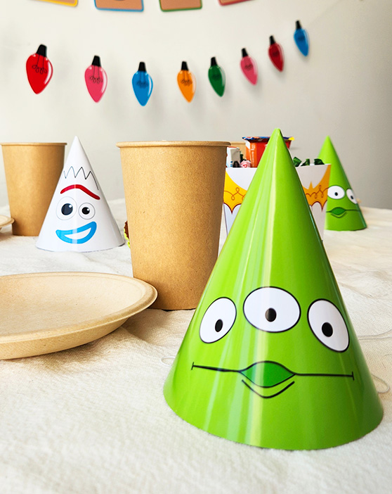 Pack x10 Bonetes Toy Story Forky + Marcianos 